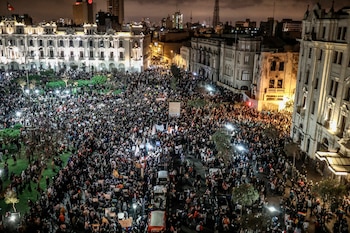 Miles de manifestantes protestaron el