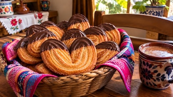Cómo hacer orejitas de hojaldre con chocolate: la receta tradicional mexicana para el Día Mundial del Pan