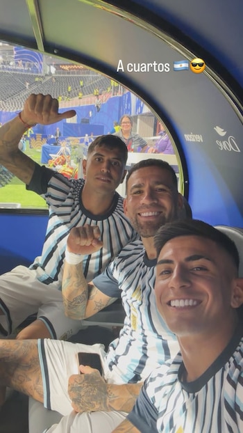 La foto que compartió Thiago Almada tras la victoria de Argentina ante Egipto en el Mundial (Instagram)