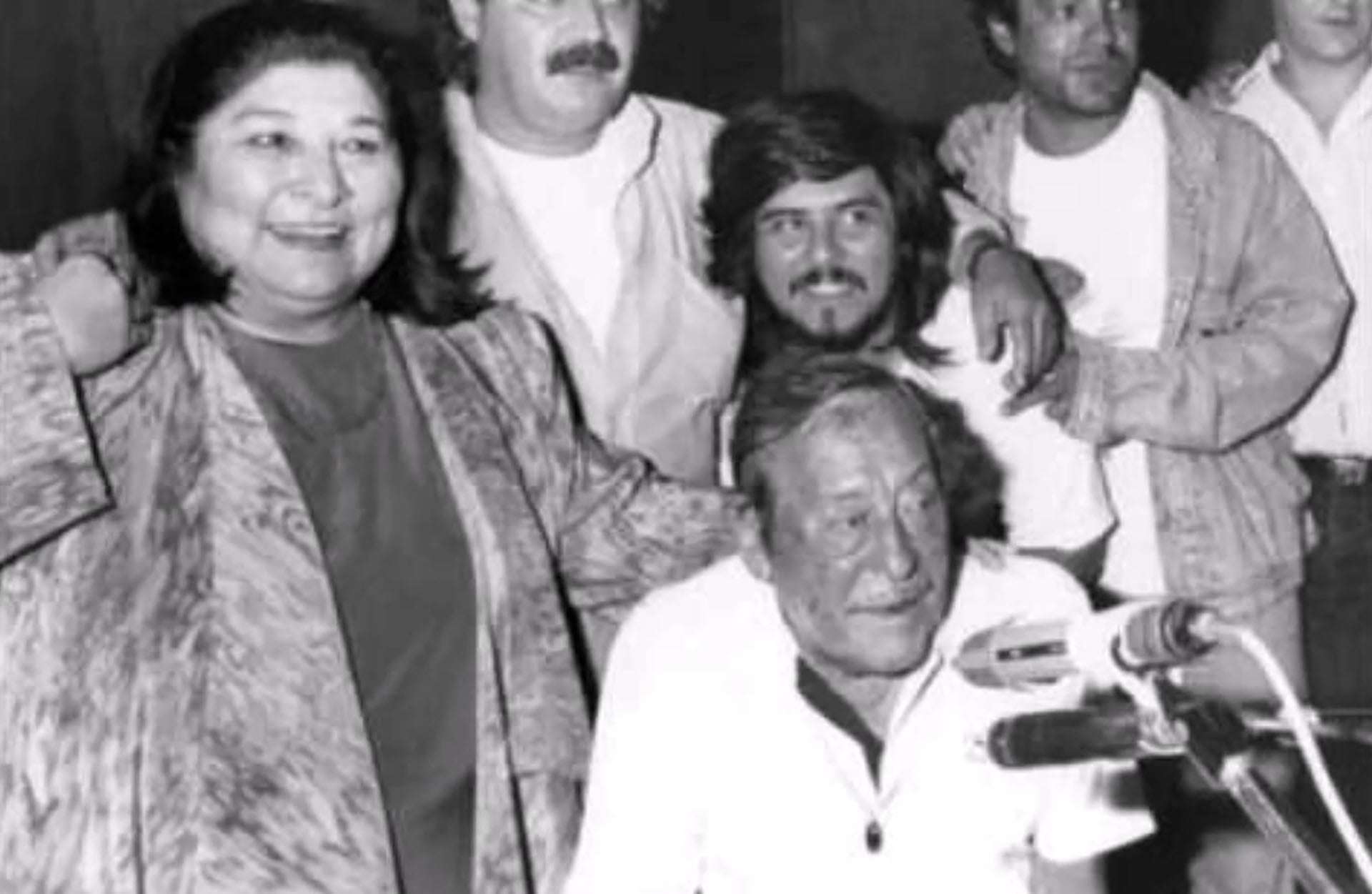 El Polaco Roberto Goyeneche junto a la Negra Mercedes Sosa