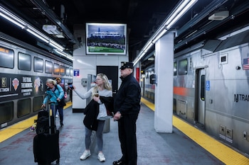 Solo los poseedores de boletos verificados podrán acceder a la estación Penn por las entradas principales en las calles 32 y 33 durante las cuatro horas previas a los partidos (REUTERS/Jeenah Moon)