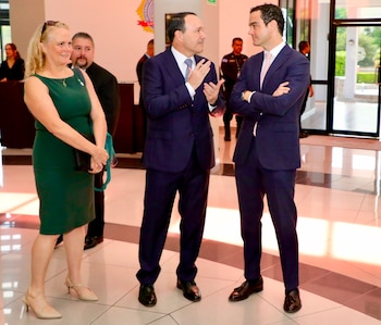 La Embajada de Estados Unidos en El Salvador informó que Weiland y Villatoro abordaron la lucha contra la criminalidad transnacional y el refuerzo de la seguridad regional./ (Embajada de Estados Unidos en El Salvador)