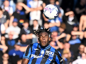 Duván Zapata saldría de Italia