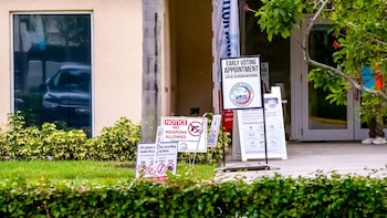 Los simpatizantes demócratas dominan la participación durante el voto anticipado a las 'midterms' en EEUU