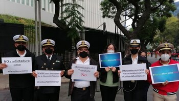 Marinos mercantes rechazan la “militarización