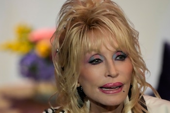 La cantante pasó sus últimos seis meses recluida en su mansión de Tennessee mientras ocultaba ante el público la gravedad de su estado de salud (AP/Charlie Riedel)