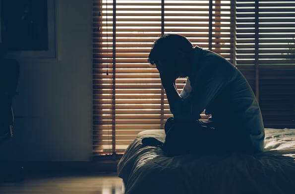 Cuando el consumo de pornografía se vuelve compulsivo, deja de ser una elección y comienza a condicionar el comportamiento (Freepik)