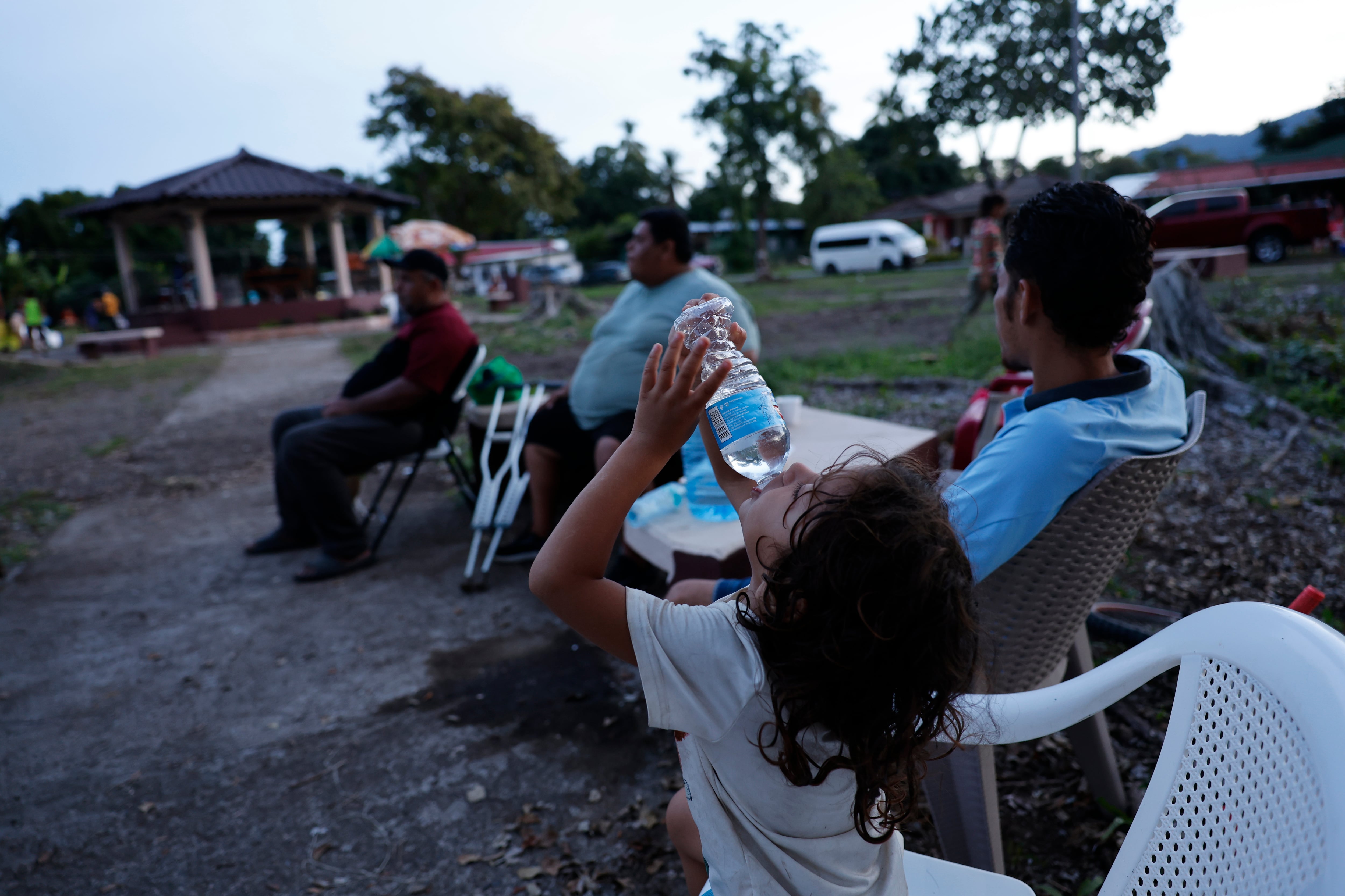 Más de 8.300 niños, niñas y adolescentes necesitan asistencia humanitaria tras el terremoto de magnitud 7,5 que afectó varias provincias de Panamá. EFE/ Bienvenido Velasco