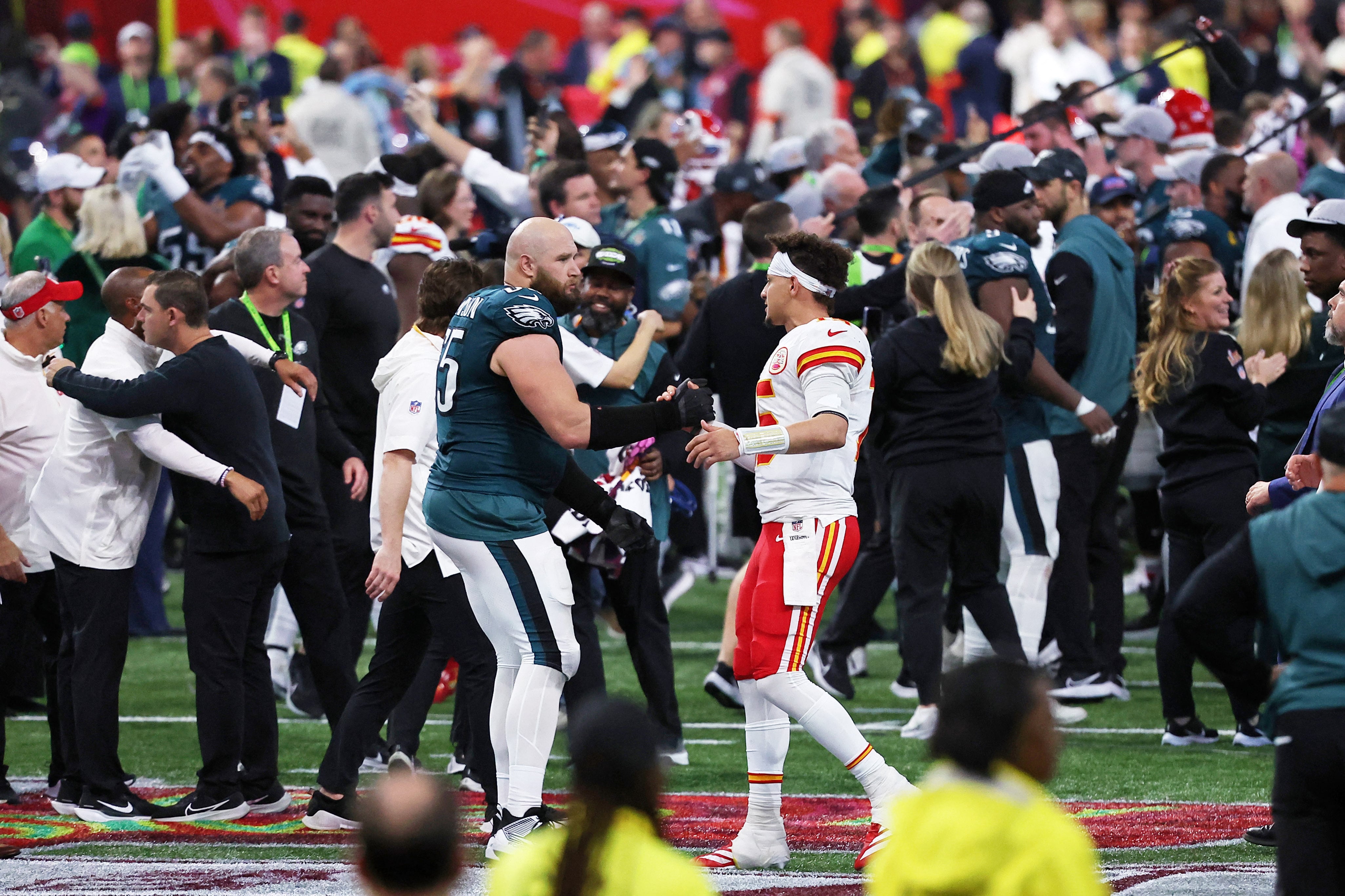 El tackle acumuló dos títulos de Super Bowl, seis convocatorias al Pro Bowl y dos designaciones All-Pro en Filadelfia (Bill Streicher-Imagn Images)