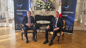 El Gobierno lanzó en París un programa para que extranjeros puedan obtener ciudadanía y pasaporte mediante inversiones: cuánto cuesta