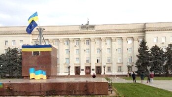 Los ciudadanos ucranianos reinstalaron su