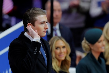 El video, de casi tres minutos, fue transmitido durante el fin de semana por IRIB, la cadena estatal iraní, y comienza con un gráfico en inglés que plantea: “¿Dónde matar a Barron Trump?“ (REUTERS)