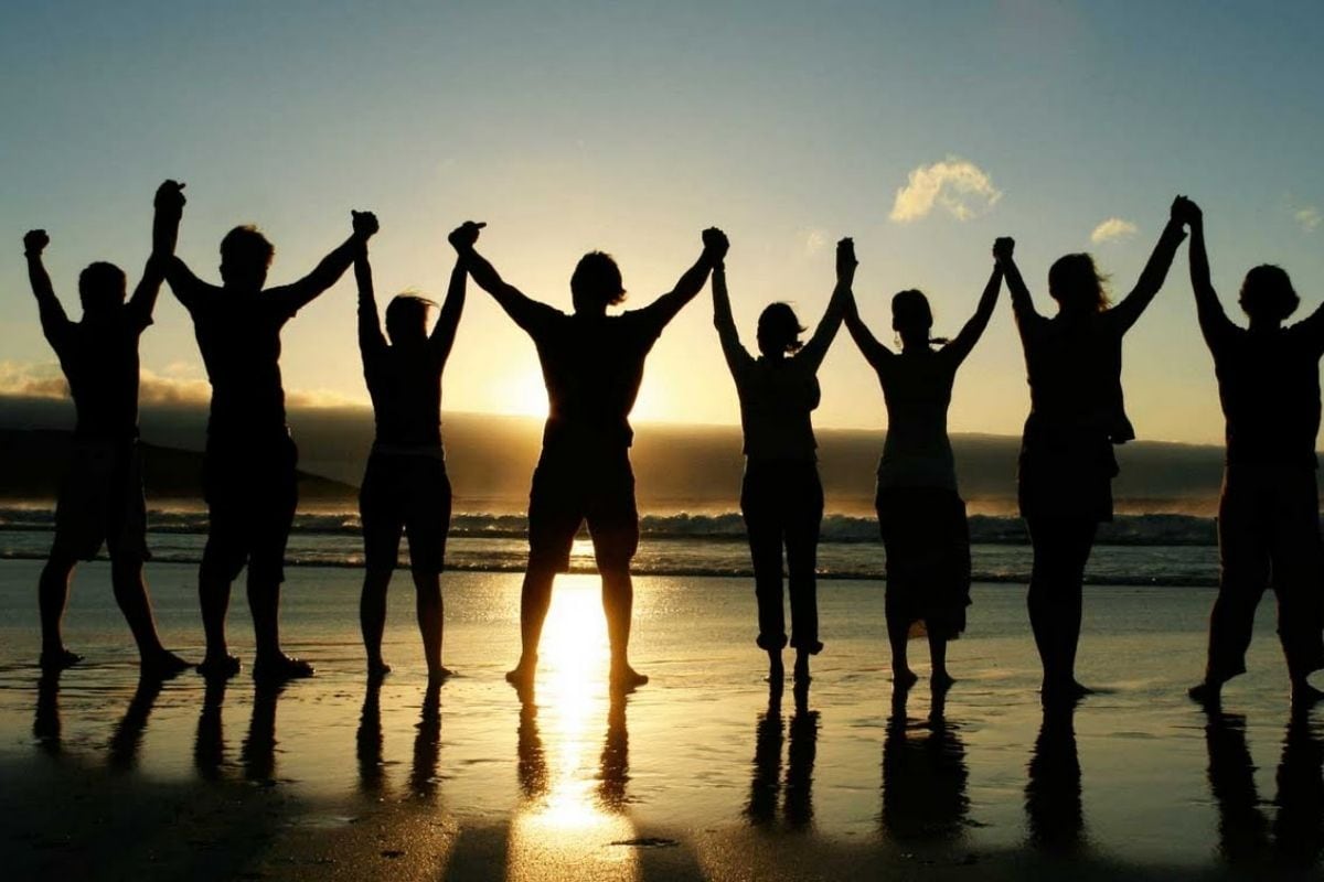 La felicidad no es un estado de euforia constante, sino un equilibrio entre los factores que promueven el bienestar y una vida con propósito