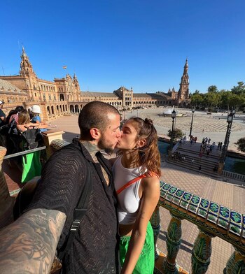 Alex y Melody se mostraron