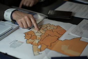 foto de archivo para ilustrar:El CIEN atribuye parte de este rezago a la ausencia de un costeo detallado en la Política General de Gobierno y advierte sobre la tendencia a fortalecer partidas mediante mecanismos discrecionales o incrementos extraordinarios en sectores como los CODEDES, fenómeno que derivó en pésima ejecución y problemas de calidad. (AP Foto/Emmanuel Andrés)