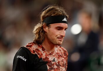 Tsitsipas sólo pudo competir con Alcaraz en el tercer set (REUTERS/Benoit Tessier)