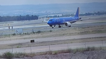 El avión de León XIV aterriza en el aeropuerto Adolfo Suárez Madrid-Barajas