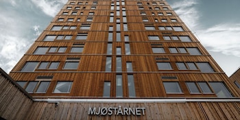 Mjøstårnet, ubicado en Brumunddal, Noruega,