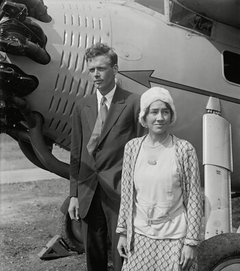 Charles Lindbergh y su esposa Anne Morrow estaban en la casa cuando el niño fue secuestrado (Everett/Shutterstock)