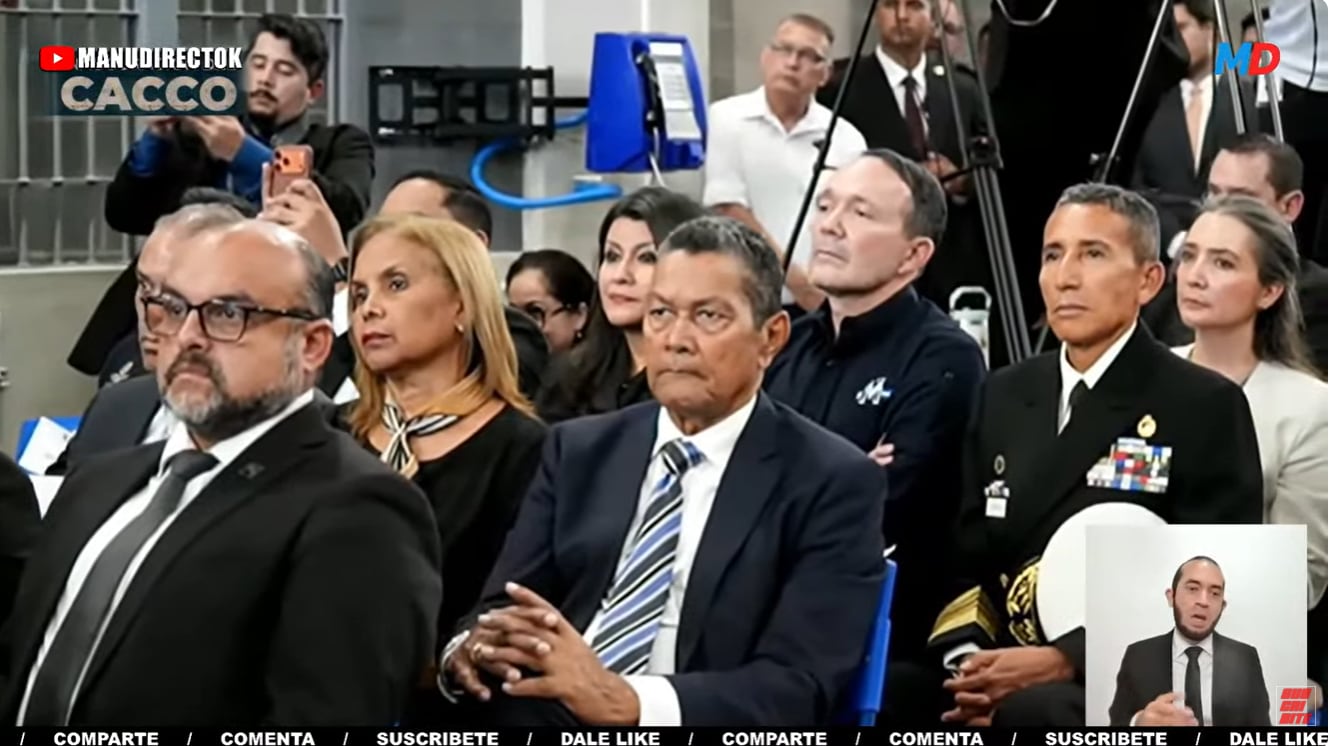 El ministro de Justicia de El Salvador, Gustavo Villatoro, y el ministro de Defensa, René Merino Monroy, asistieron al acto de apertura del nuevo penal en Costa Rica. (Cortesía: Redes sociales)