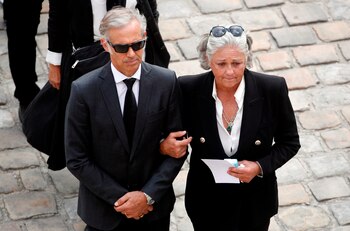 El hijo de Jean-Paul Belmondo Paul Belmondo (izda) y Florence Belmondo. EFE/EPA/YOAN VALAT