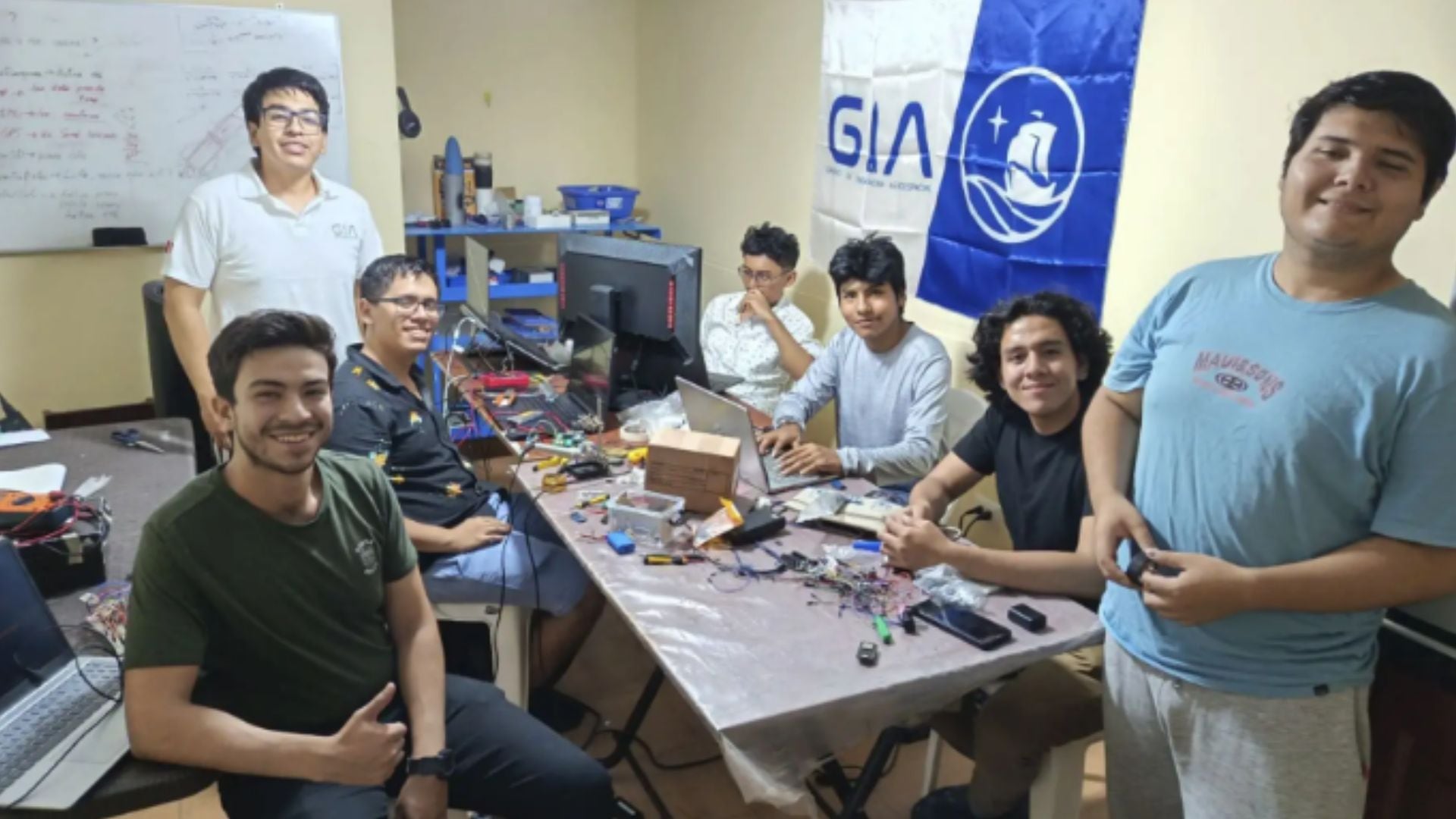 La delegación peruana participa en la categoría de 500 metros del LASC, donde la evaluación mide la cercanía al apogeo declarado y exige controles técnicos y de seguridad. (Andina)