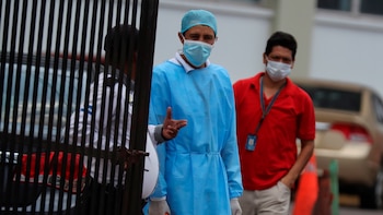 Médicos cumplen ocho días de asambleas informativas y mantienen presión por demandas laborales pendientes