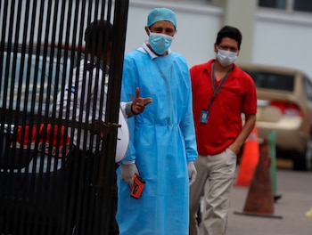 La crisis expone la presión sobre hospitales públicos, la alta demanda de atención médica y los límites presupuestarios en Honduras. EFE/Gustavo Amador/Archivo