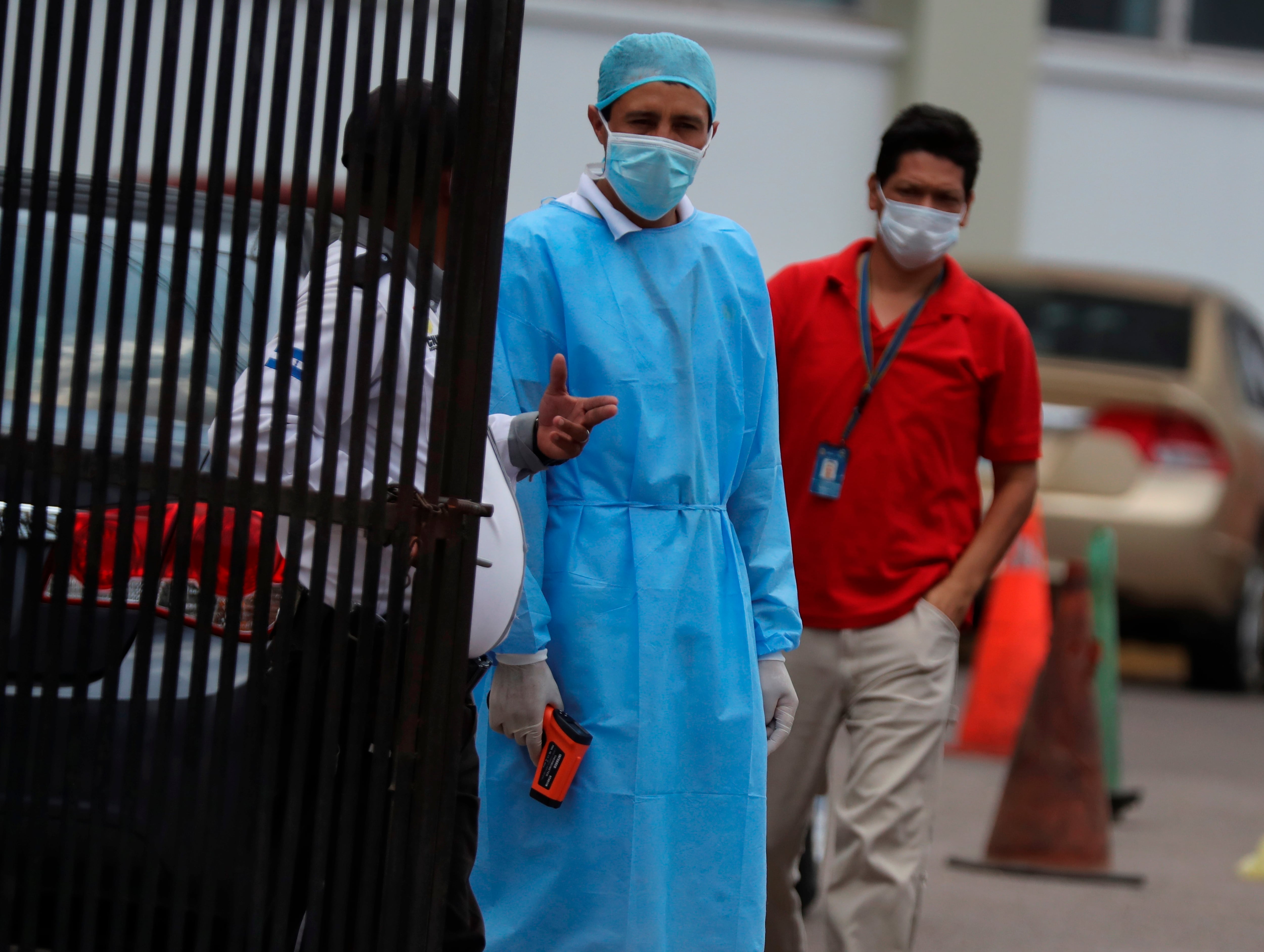 La crisis expone la presión sobre hospitales públicos, la alta demanda de atención médica y los límites presupuestarios en Honduras. EFE/Gustavo Amador/Archivo