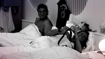 Una conversación en la habitación