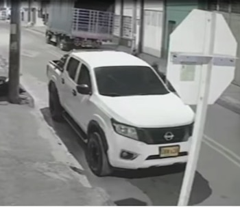 Un hurto violento de camioneta en Puente Aranda quedó registrado por cámaras de seguridad en el barrio La Pradera de Bogotá - crédito Captura video CutyTV