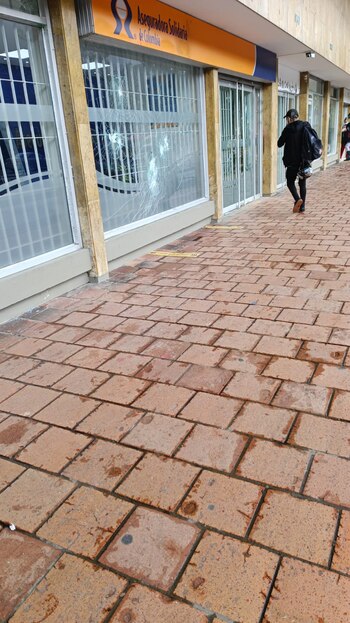 Algunos locales fueron afectados tras