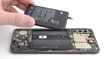 Vuelven las baterías de celulares extraíbles: el cambio radical que llega a Europa en 2027
