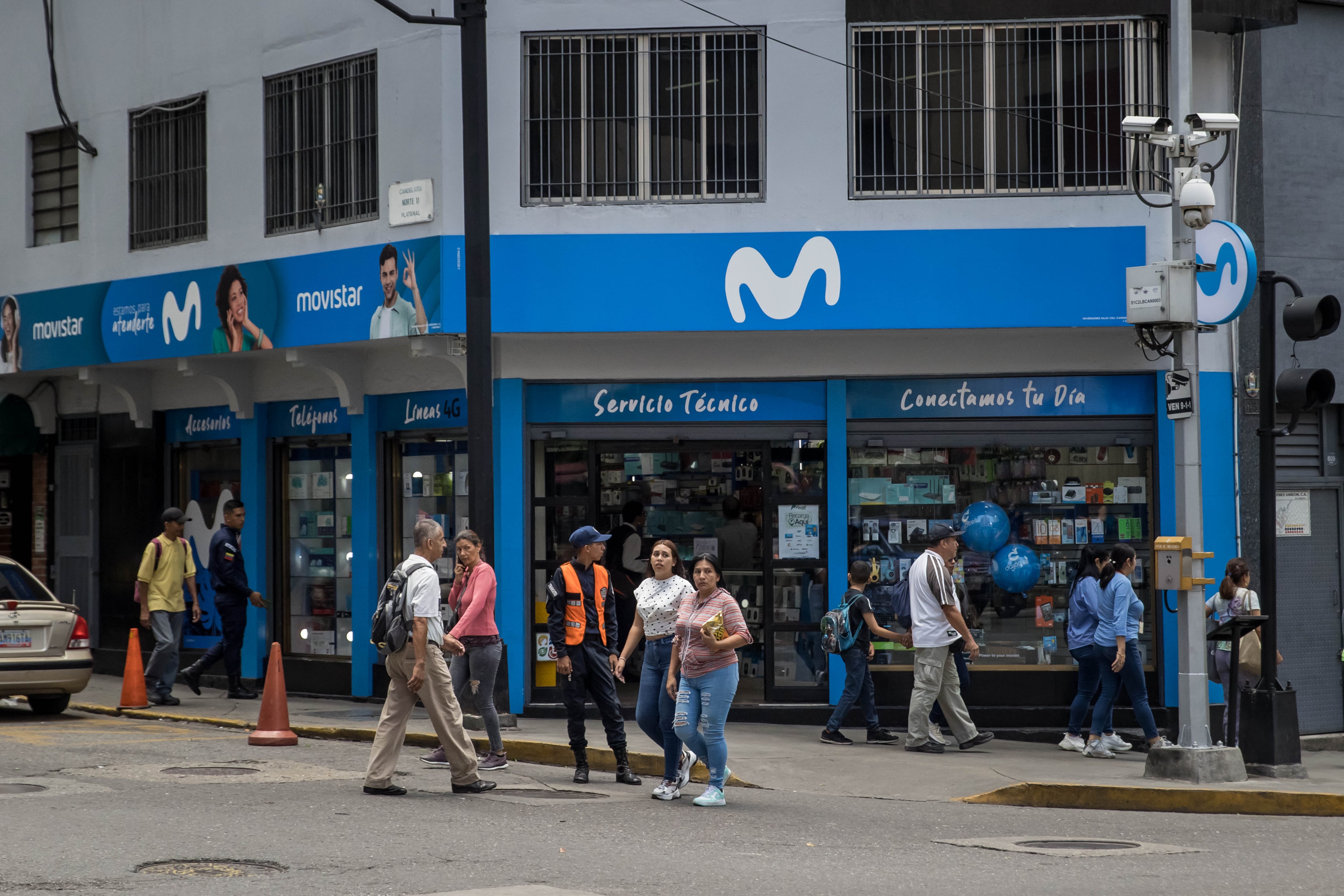 La CRC confirmó una multa de $2.733 millones contra Coltel, operador de Movistar en Colombia, por no entregar a tiempo información requerida por el regulador - crédito Miguel Gutiérrez/EFE