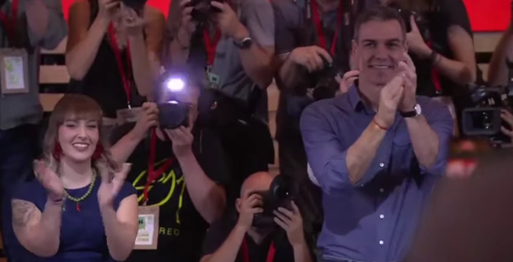 El presidente del Gobierno, Pedro Sánchez, y la secretaria general de las Juventudes Socialistas, Aránzazu Figueroa. (Europa Press)