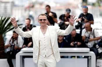 Simon Pegg contó en el podcast Great Company with Jamie Laing que el divorcio de sus padres a los seis años le dejó una marca de abandono (REUTERS)