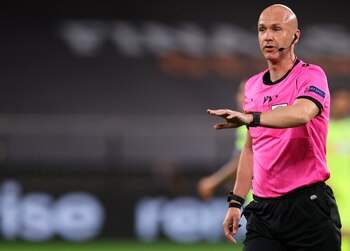 El árbitro Anthony Taylor. EFE/EPA/Lars