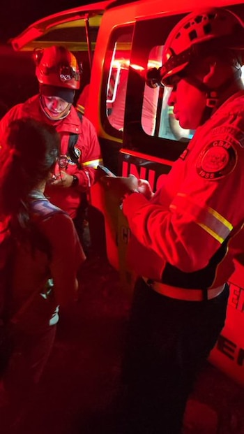 Los cuerpos de socorro rescataron a nueve niños y cinco adultos en el sector de la Cruz de los Vados, en San Pedro Ayampuc.