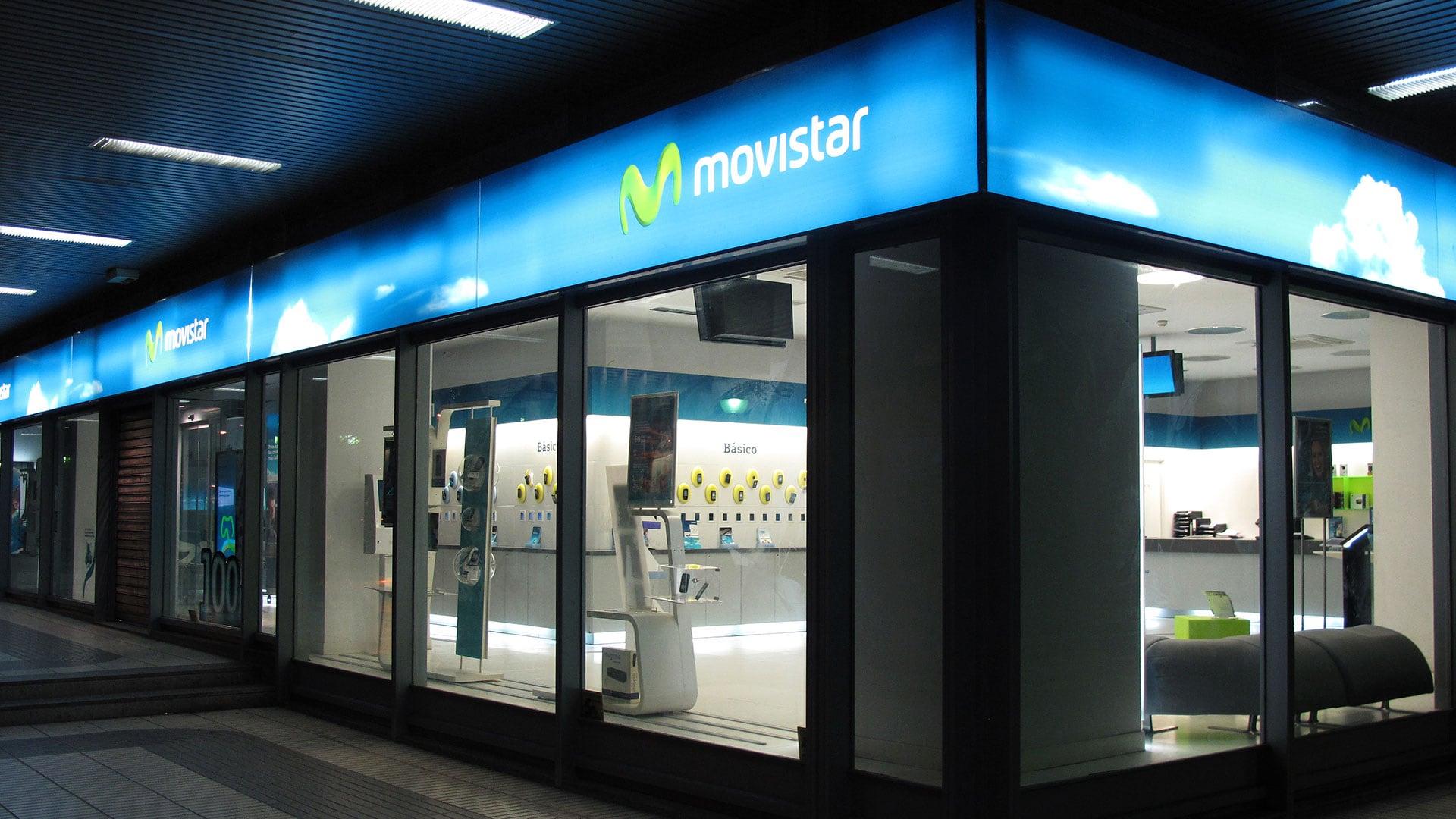 La compra de Movistar por 4,5 billones de pesos eleva la inversion acumulada del grupo en el pais a 13 billones de pesos. (Getty Images)