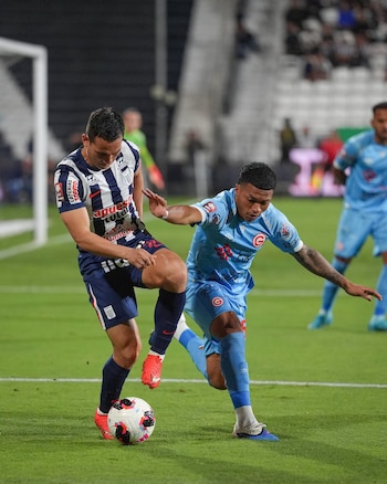 Jairo Vélez fue uno de los jugadores más peligrosos de Alianza Lima en la derrota ante Deportivo Garcilaso. - créditos: Liga 1