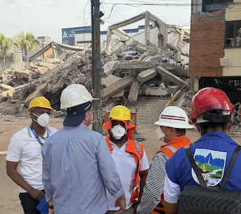 Los organismos de socorro confirmaron que al menos tres personas siguen con vida bajo los escombros del edificio Vanessa en Cali, cuatro días después del terremoto de 7,4 - crédito @personeriacali/X