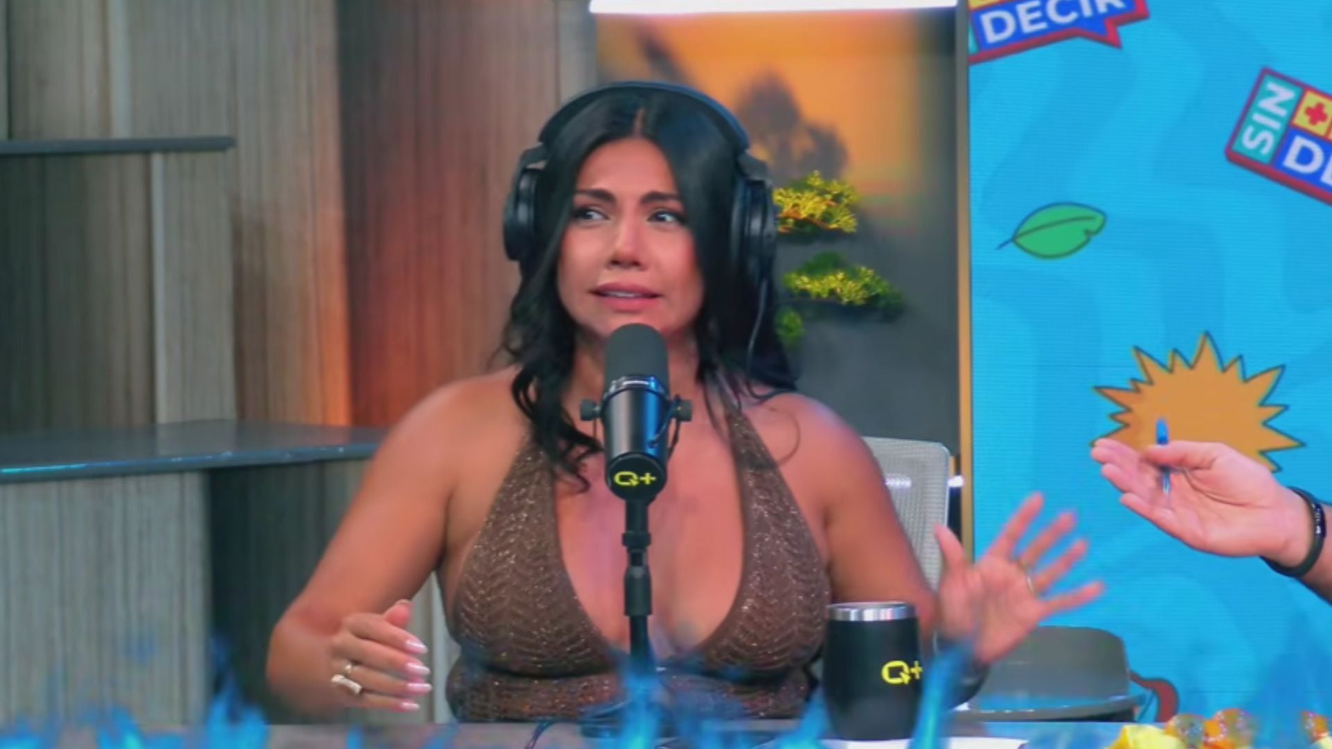 Diana Sánchez explicó que su salida de Yo Soy respondió a cambios administrativos y “arreglos económicos” conversados con Latina. YouTube: Sin+ Que Decir.
