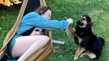 Mochilera británica recaudó más de