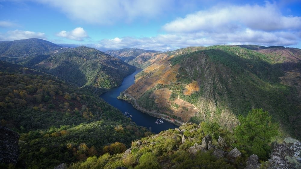 Los destinos más tranquilos para celebrar la Nochevieja en España: refugios naturales y pueblos medievales ideales para una escapada