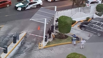 El estacionamiento se ubica a