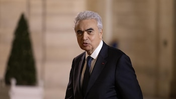 La AIE tilda de "muy