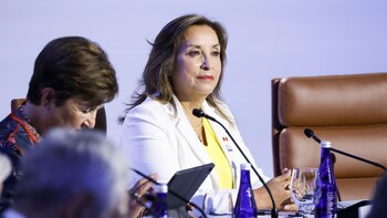 La presidenta de Perú viaja
