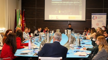 Expertos abogan por la cooperación y las alianzas para impulsar derechos de mujeres palestinas, jordanas y afganas