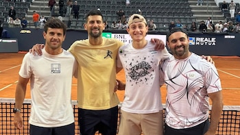 Ignacio Buse y Novak Djokovic tras el entrenamiento en el Foro Itálico.
