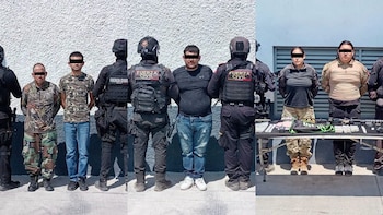 Sorprenden a 6 presuntos miembros del "Cártel del Noreste" con armas, drogas y chalecos tácticos en Nuevo León